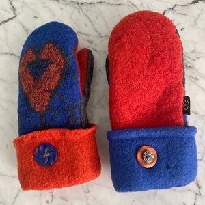 Baabaazuzu upcycled vibrant Red and Blue Mittens with Heart Design